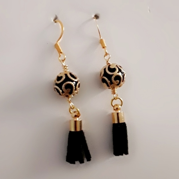 Annabelle Earrings - Picture 1 of 3